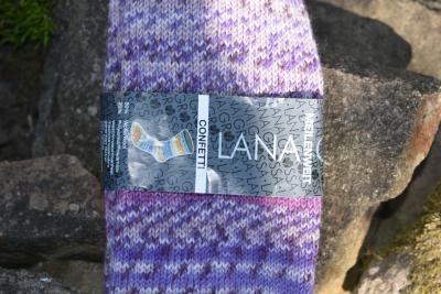Gestrickte Socken Wollsocken Lana Grossa lila