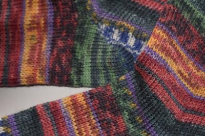 47 - 48 gestrickte Socken Opal Nach Hundertwasser Public Transport