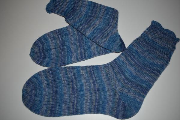 43/44 Gestrickte Socken aus Lana Grossa Landlust * blau Töne, schöne weiche Wolle, Geschenk, Damen