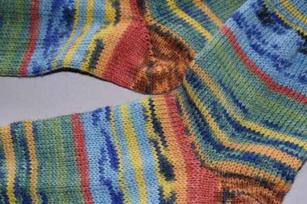 37 - 38 gestrickte Socken Opal Nach Hundertwasser- Kuss im Regen
