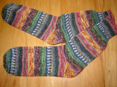 Gestrickte Socken Opal Hundertwasser *Use Public Transport - Save the City