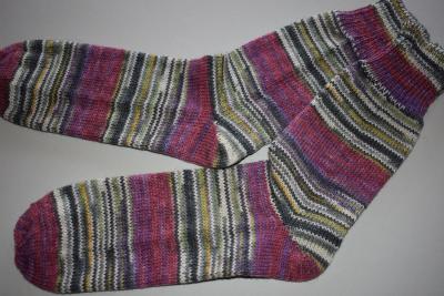 43 - 44 gestrickte Socken Austermann Aloe Vera oliv beige gelb