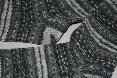 Preview: 45 - 46 gestrickte Socken Opal Elegant grau gemustert