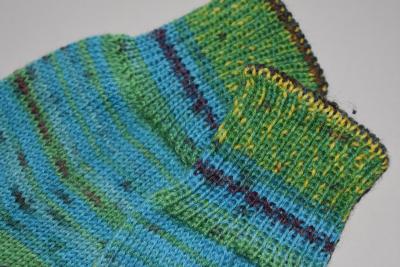 39 - 40 gestrickte Socken, Stricksocken, Haussocken, Socks Opal Nach Hundertwasser -der Blaue Mond
