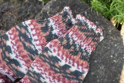 Preview: 35 - 36 gestrickte Socken Wollsocken Opal Braun/beige