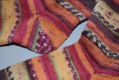 Preview: 35 - 36 gestrickte Socken Wollsocken Fortissima rot/orange