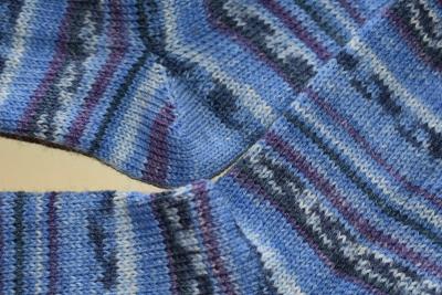 Preview: 41 - 42 gestrickte Socken Opal Hobby & Handwerk - jeans trifft lila
