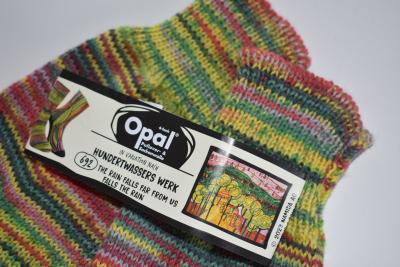 43 - 44 Opal Nach Hundertwasser, gestrickte Socken, The rain falls far from us falls the rain, geschenk