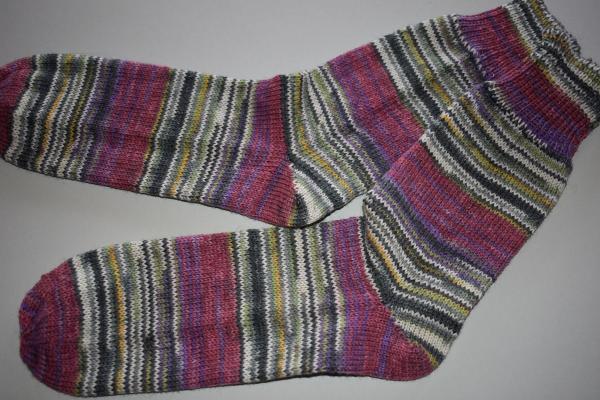 43 - 44 gestrickte Socken Austermann Aloe Vera oliv beige gelb
