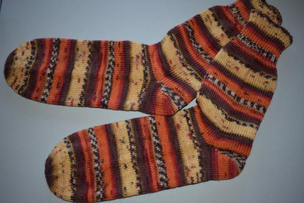 41 - 42 gestrickte Socken Fortissima rost/gelb/braun