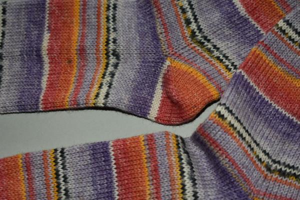 41 - 42 gestrickte Socken Wollsocken Opal Sweet & Spicy lila /orange