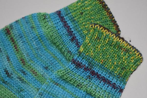 39 - 40 gestrickte Socken, Stricksocken, Haussocken, Socks Opal Nach Hundertwasser -der Blaue Mond