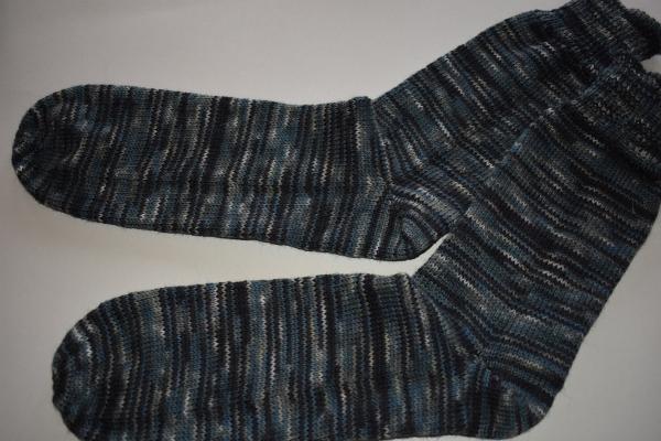 47 - 48 Gestrickte Socken Lana Grossa schlamm trifft grau und schwarz