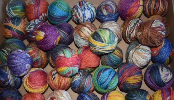 40 Miniknäuel *ca. 300 gr.* Sockenwolle Opal, Ministränge, bunte Sockenwolle, Reste basteln