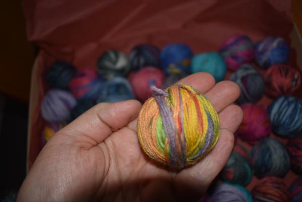40 Miniknäuel *ca. 300 gr.* Sockenwolle Opal, Ministränge, bunte Sockenwolle, Reste basteln