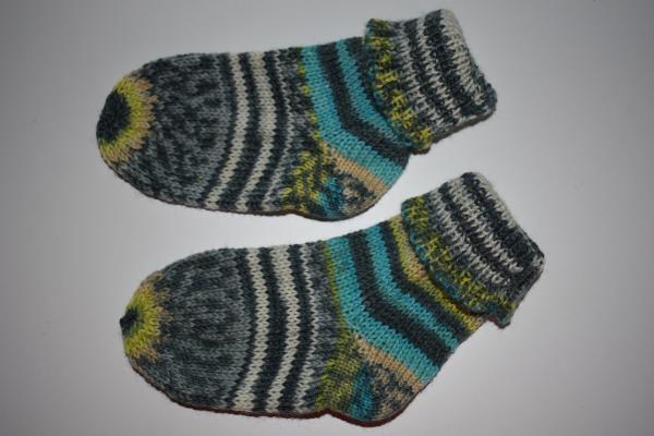 Selbstgestrickte Baby/Kinder Socken 17-18 Kollektion Regenwald