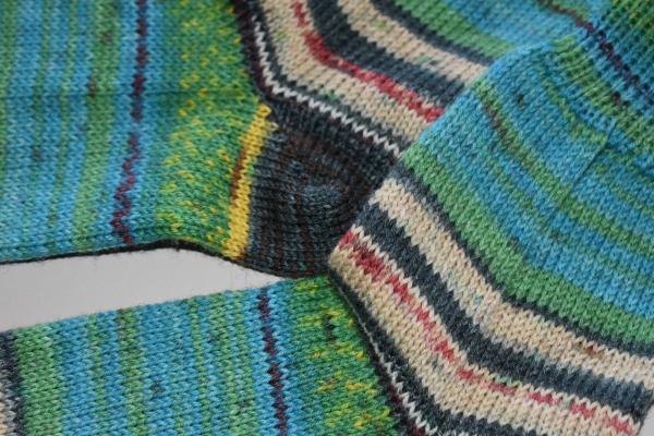 37 - 38 gestrickte Socken Opal Nach Hundertwasser - Mond