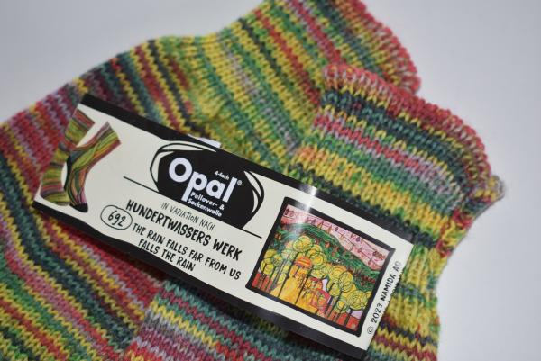 43 - 44 Opal Nach Hundertwasser, gestrickte Socken, The rain falls far from us falls the rain, geschenk